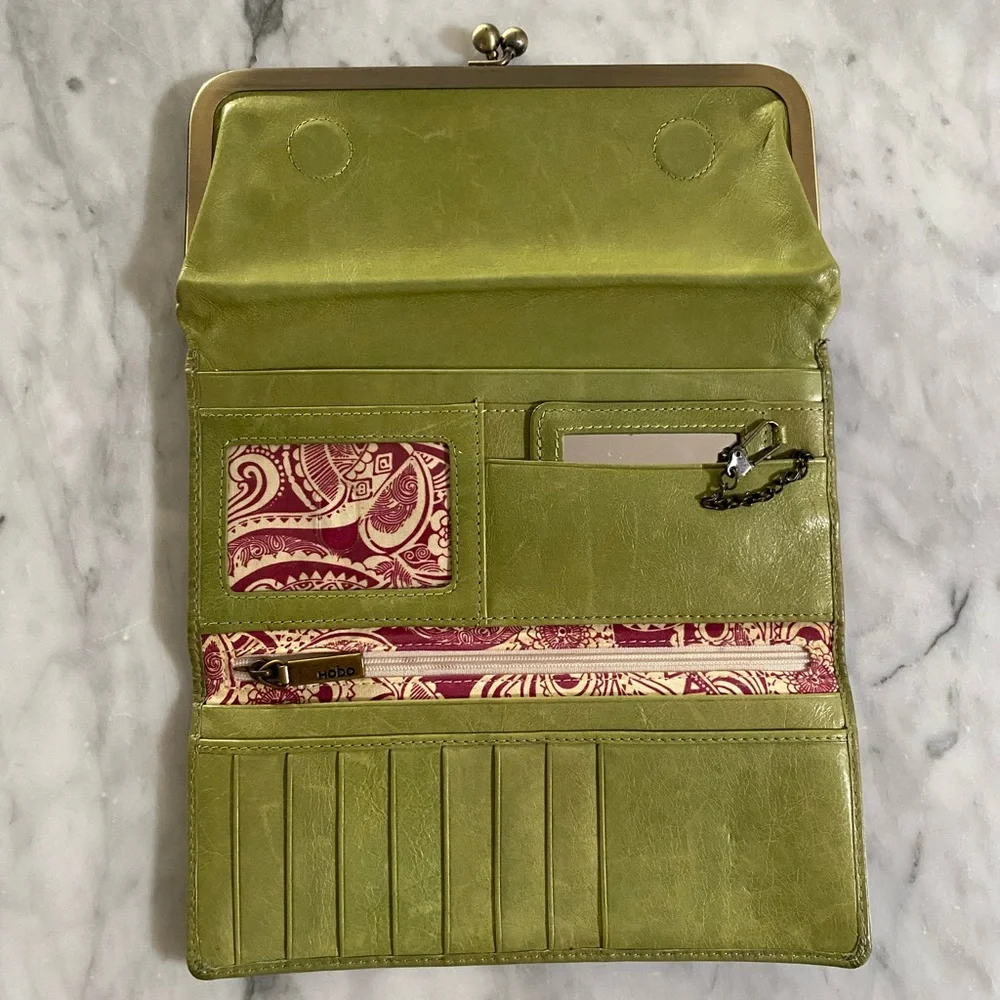 Hobo Women’s Leather Wallet - Light Green, Paisley Lining 🌿💫 - Picture 3 of 13